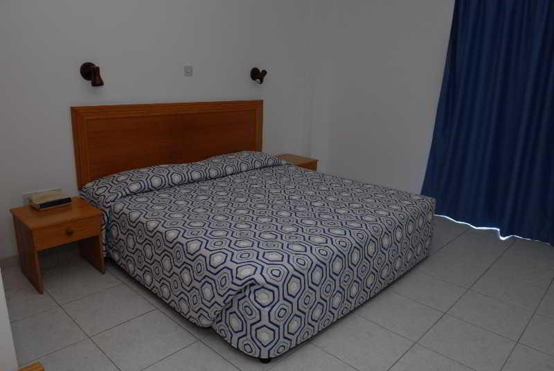 Maistros Hotel Apartments Protaras Exterior foto