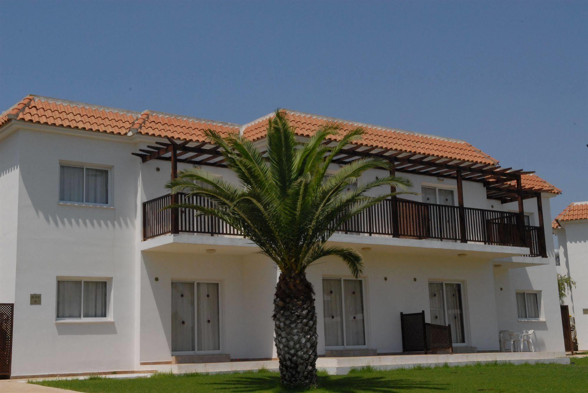 Maistros Hotel Apartments Protaras Exterior foto