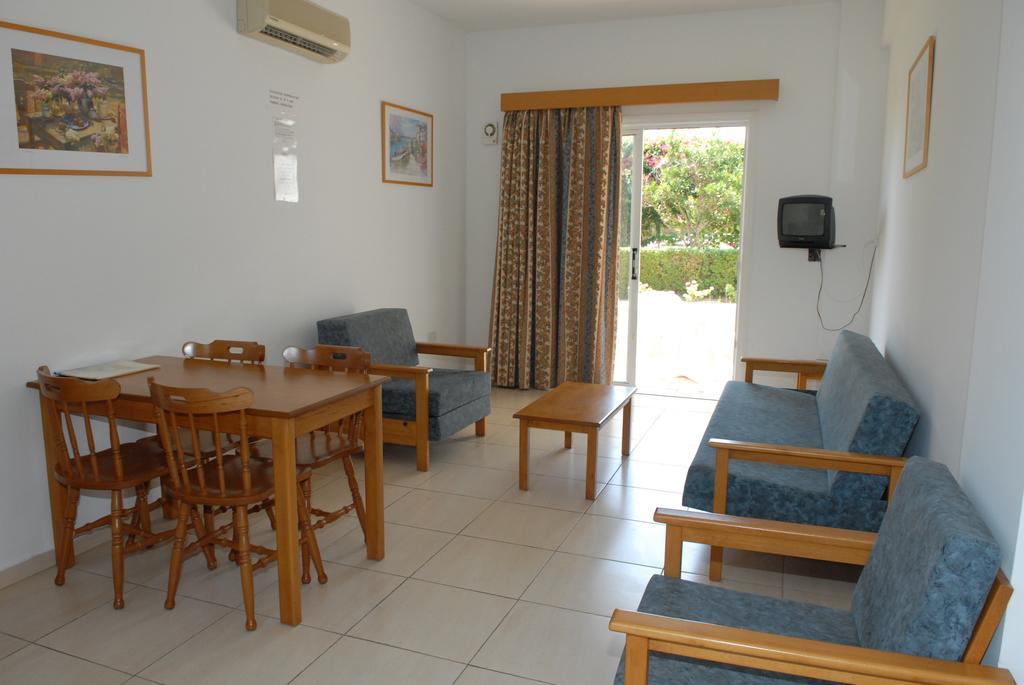 Maistros Hotel Apartments Protaras Habitación foto