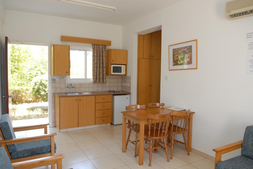 Maistros Hotel Apartments Protaras Habitación foto