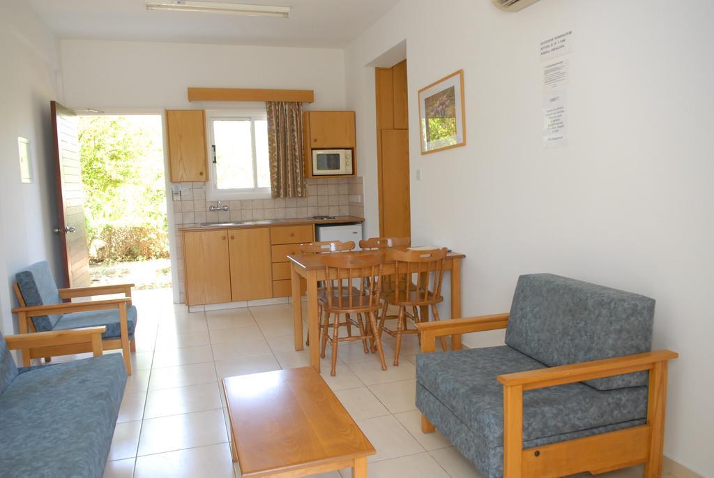 Maistros Hotel Apartments Protaras Habitación foto