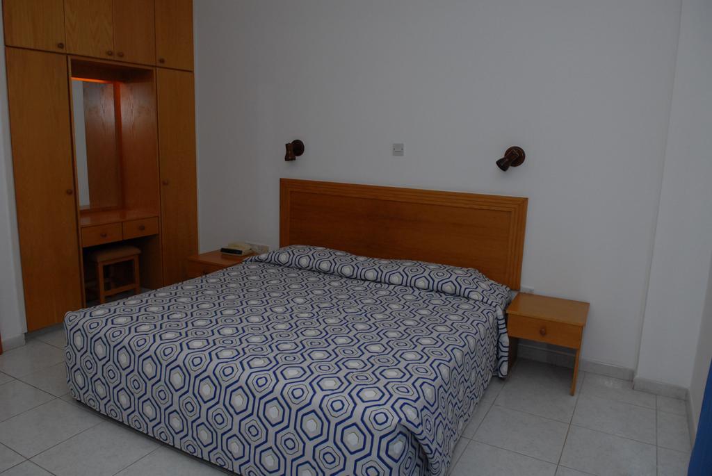 Maistros Hotel Apartments Protaras Habitación foto